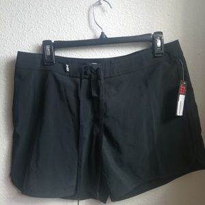 WOMEN'S BLACK DAKINE BOARD SHORTS